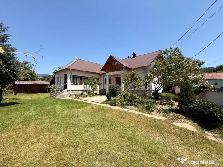 Casă cu 5 camere cu Teren 2146 Mp în Lerești
