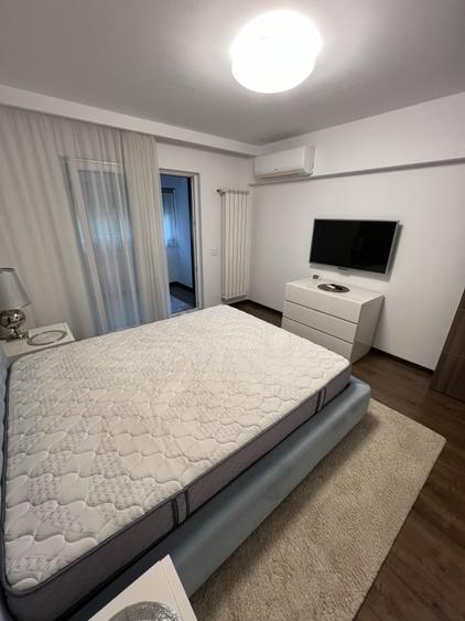 Apartament cu 3 camere decomandat, mobilat în Nerva Traian