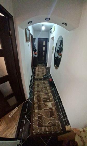 Apartament cu 3 camere semidecomandat în Popoveni