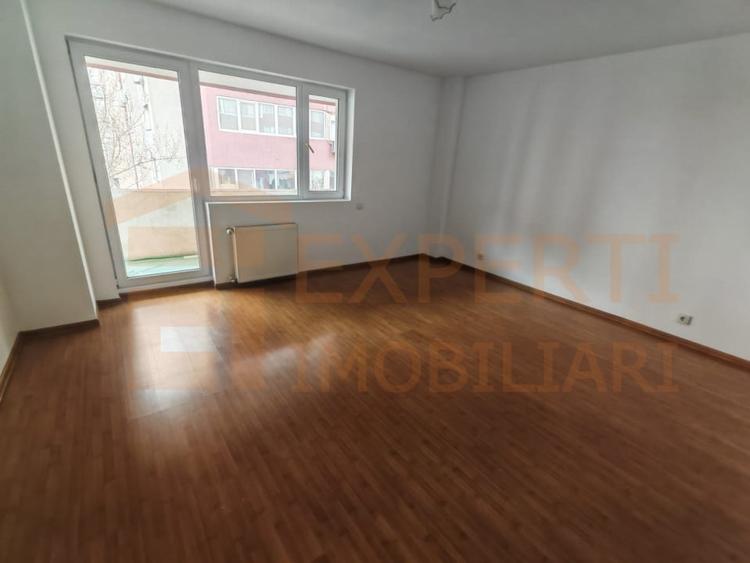 Apartament cu 2 camere semidecomandat în Kamsas