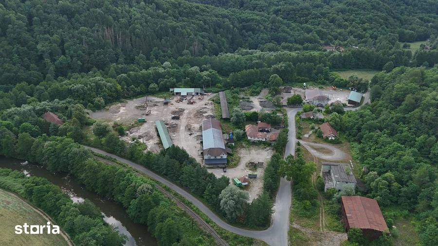 Spațiu comercial, de 25,000 mp, în Vârfurile