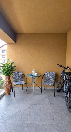 Apartament cu 2 camere decomandat în Tractorul