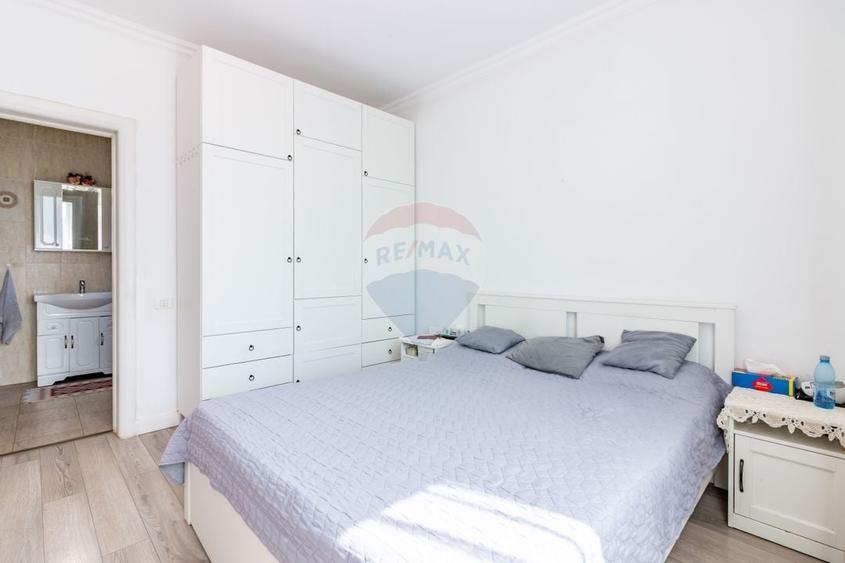 Casă individuală cu 5 camere cu Teren 485 Mp în Central