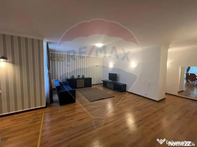 Apartament cu 3 camere semidecomandat în Domenii