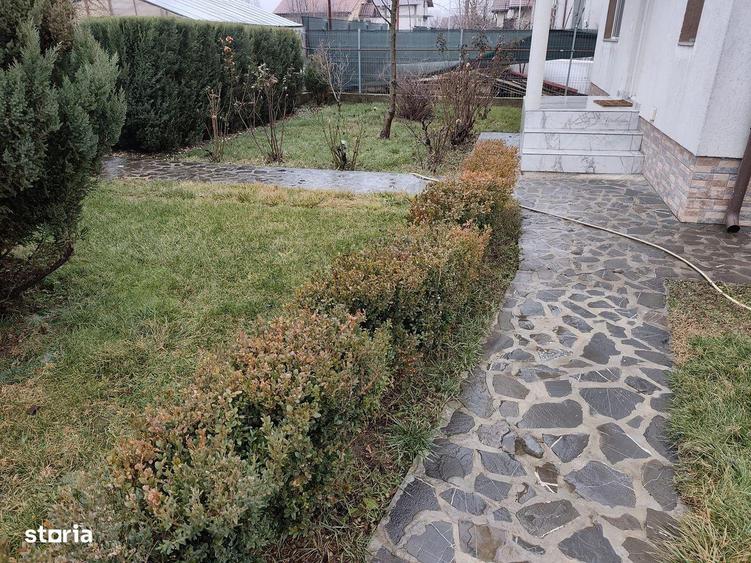 Casă cu 4 camere cu Teren 560 Mp în Joița