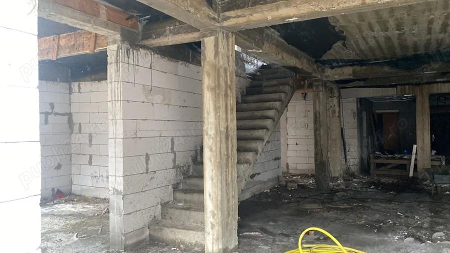 Casă cu 6 camere cu Teren 478 Mp în Lumina