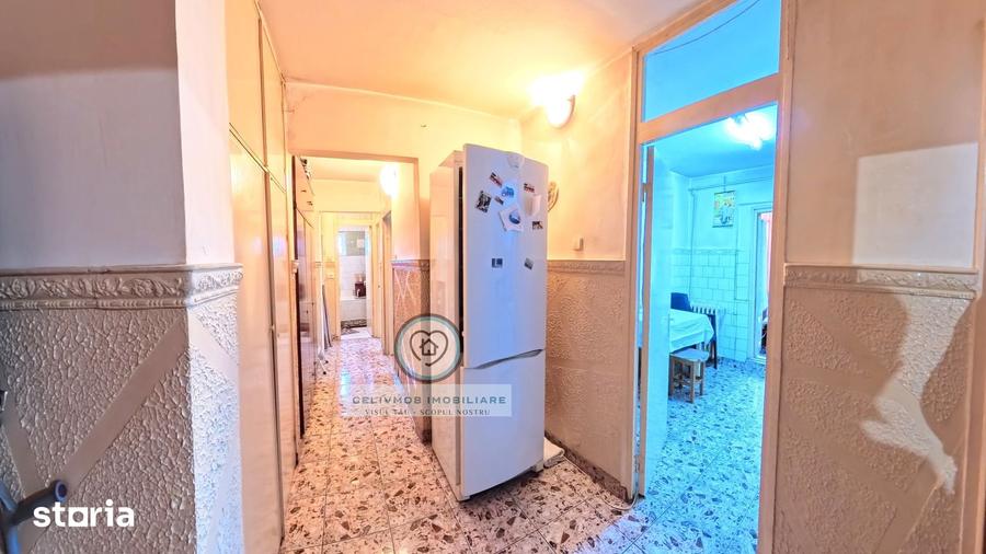 Apartament cu 3 camere decomandat în Malu Roșu