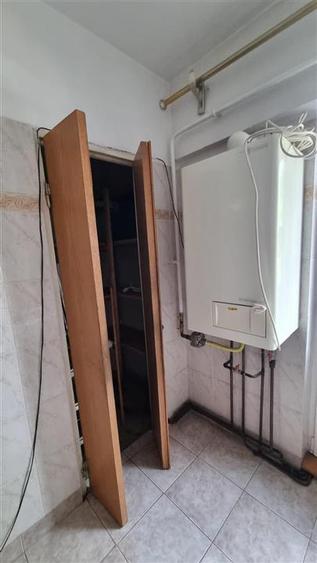 Apartament cu 3 camere decomandat în Călărași