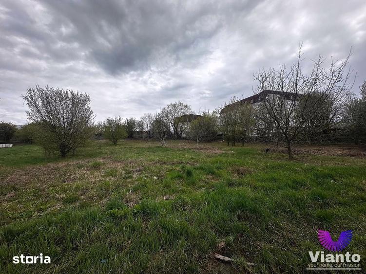 Teren de 2089 mp, în Vest