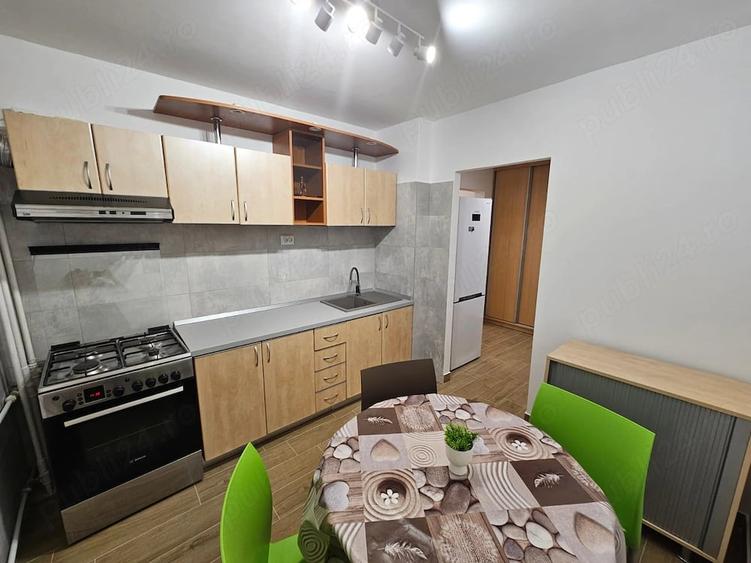 Apartament cu 3 camere decomandat în Lujerului