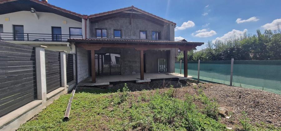 Casă cu 4 camere în Sântana de Mureș
