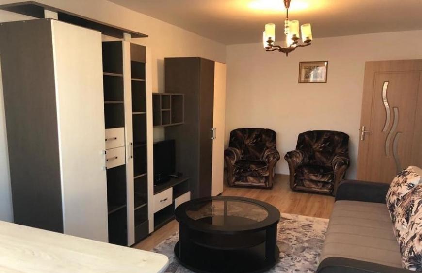 Apartament cu 2 camere semidecomandat în Olteniței