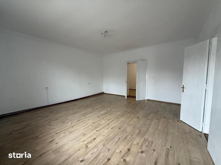 Casă cu 4 camere cu Teren 430 Mp în Cetate