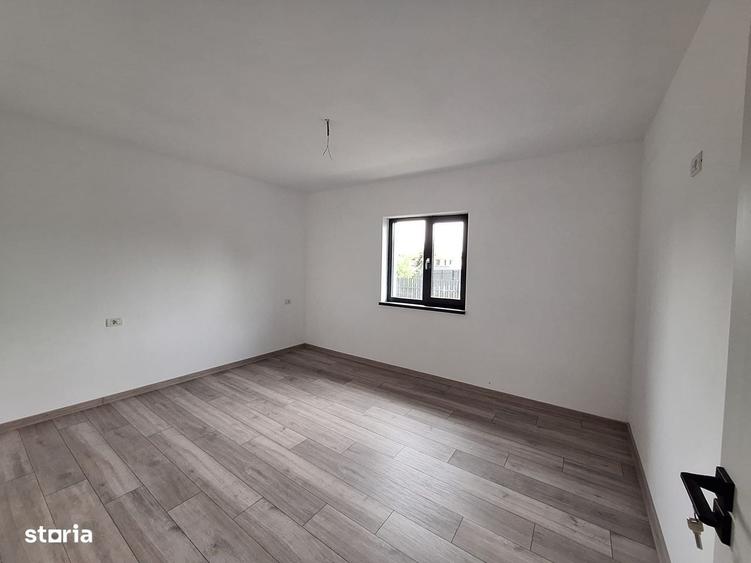 Casă cu 4 camere în Hemeiuș