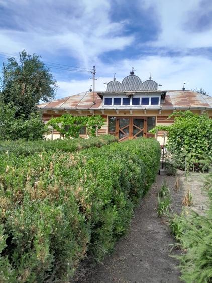 Casă individuală cu 5 camere cu Teren 2500 Mp în Mălăiești