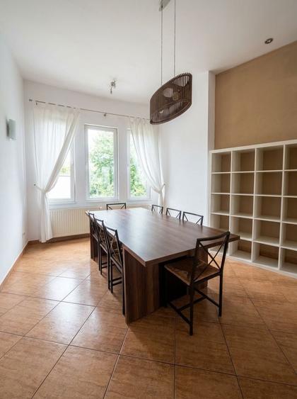 Apartament cu 4 camere circular, mobilat în Primăverii