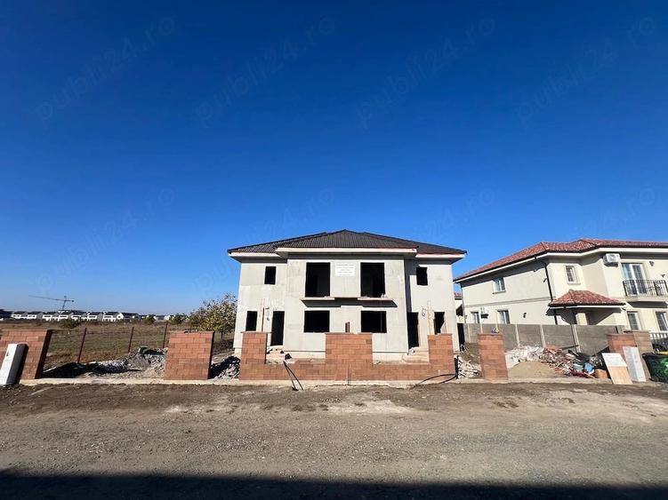 Casă cu 5 camere cu Teren 375 Mp în Dumbrăvița