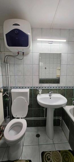 Apartament cu 2 camere decomandat în Teiul Doamnei
