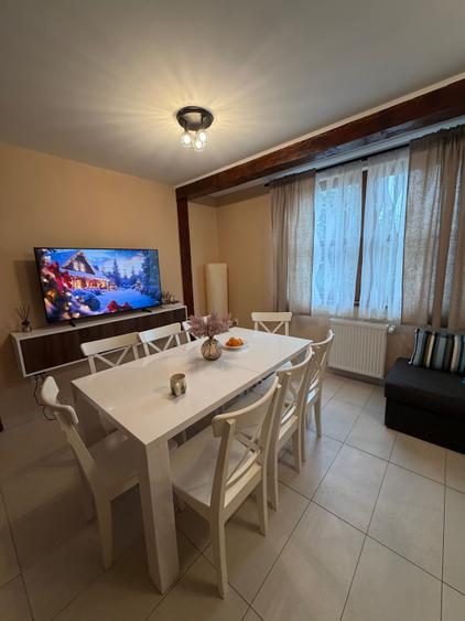 Casă cu 4 camere în Central