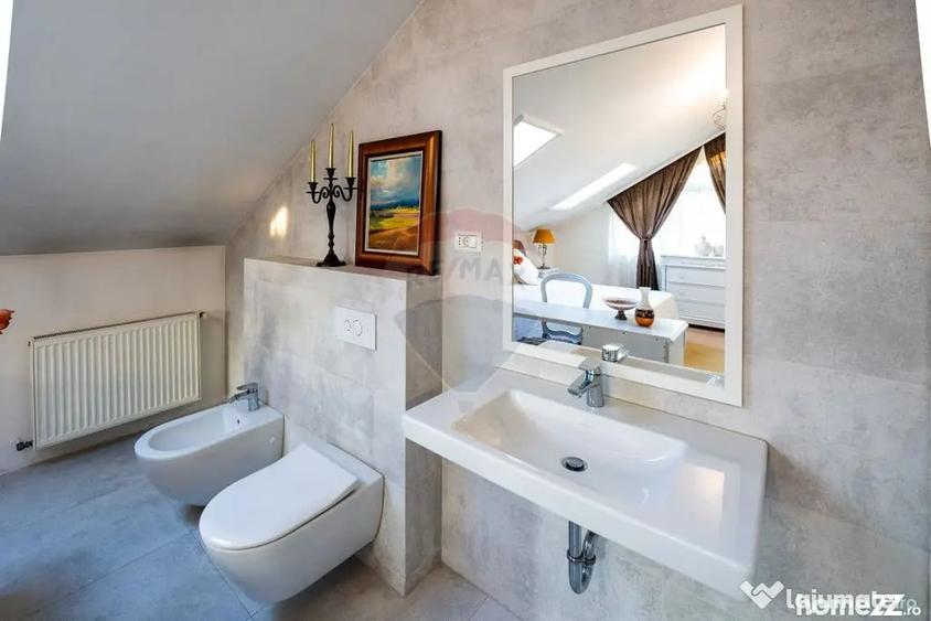Casă cu 7 camere cu Teren 868 Mp în Trivale