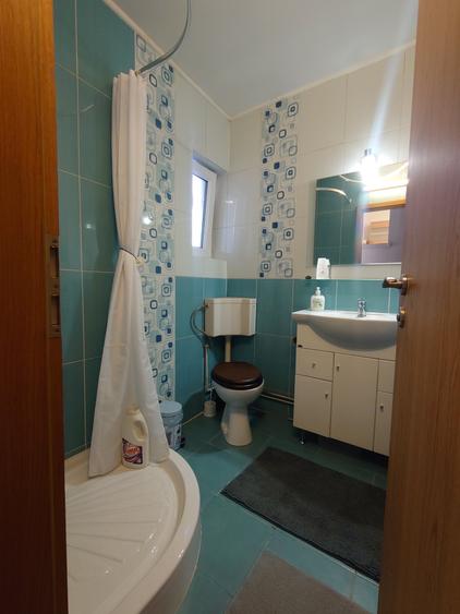 Apartament cu 3 camere decomandat, mobilat în Circumvalațiunii — fotografia 3