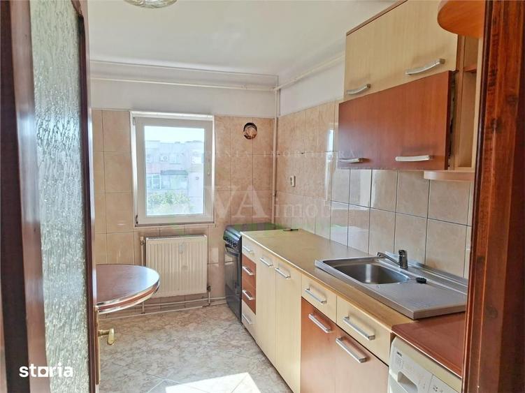 Apartament cu 3 camere decomandat în Republicii