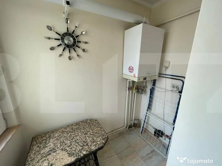 Apartament cu 4 camere decomandat în Girocului