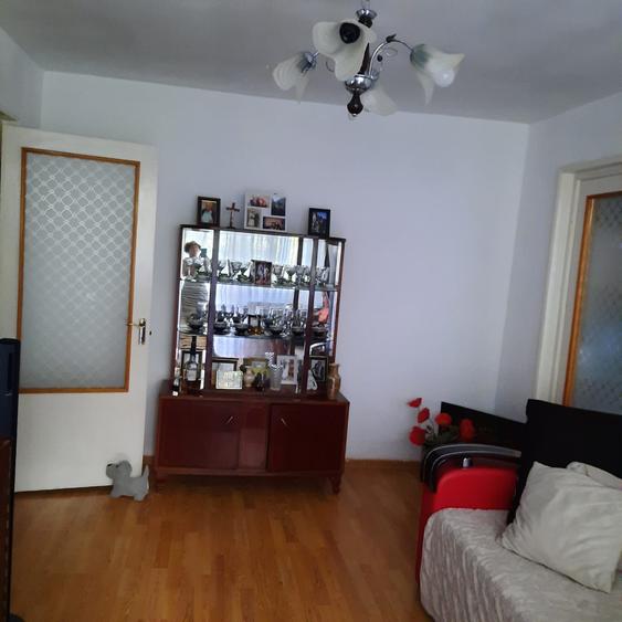 Apartament cu 2 camere semidecomandat în Exterior Vest