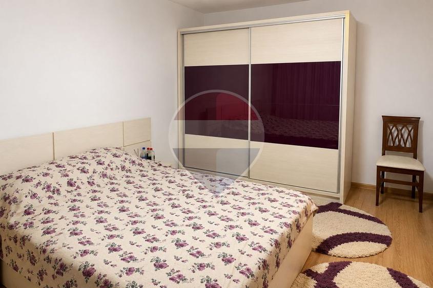 Apartament cu 3 camere decomandat, mobilat în Panduri