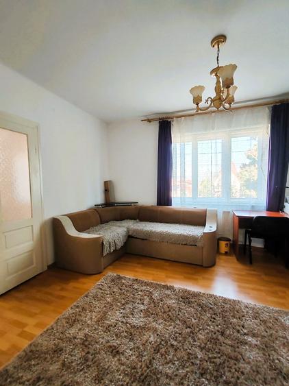 Apartament cu 3 camere decomandat în Zorilor