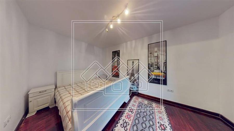 Apartament cu 3 camere decomandat în Central