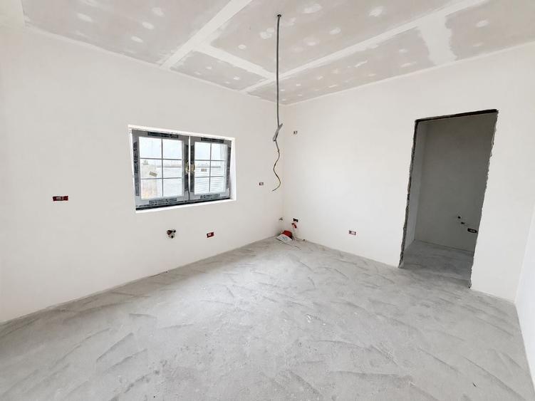 Duplex cu 4 camere cu Canalizare în Moșnița Nouă