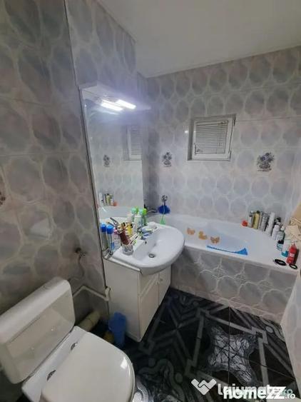 Apartament cu 4 camere decomandat în Faleza Nord