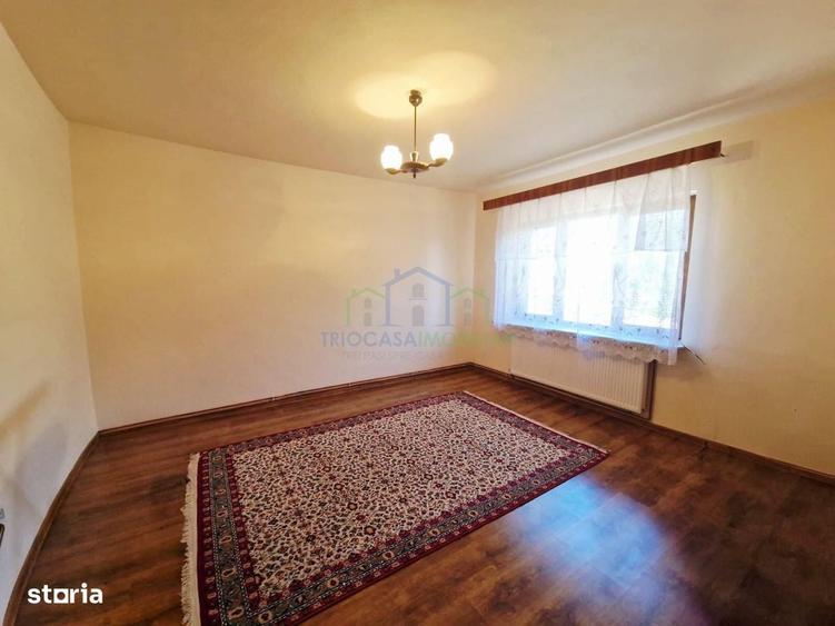 Casă cu 4 camere în Ungureni