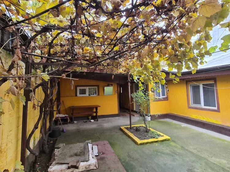 Casă cu 3 camere cu Teren 320 Mp în Prelungirea Ghencea