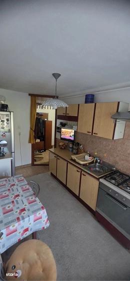 Apartament cu 3 camere în Florilor