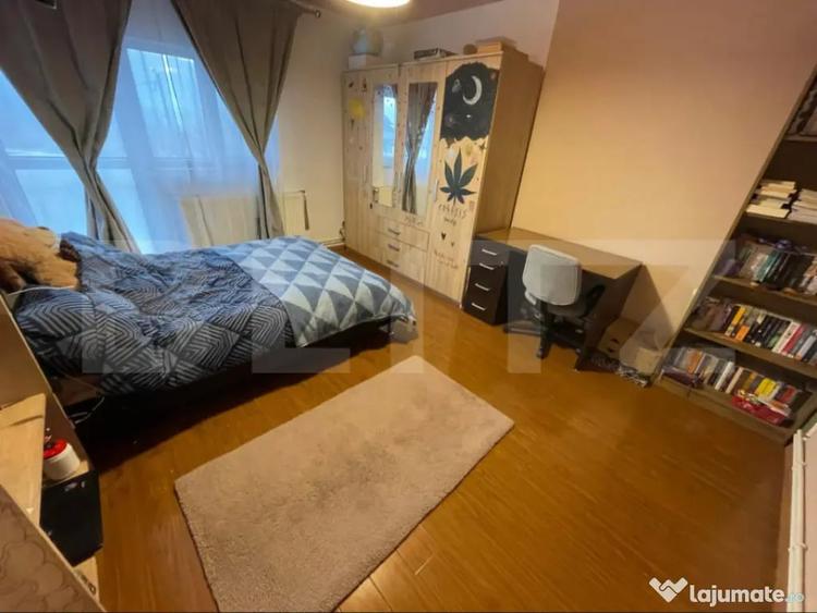 Casă cu 7 camere cu Teren 850 Mp în Șișești