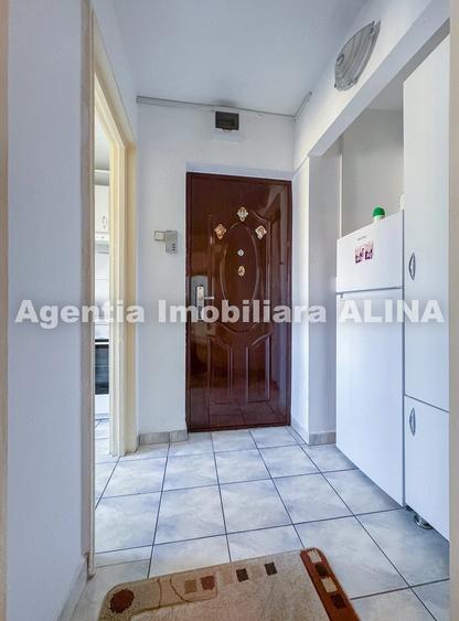 Apartament cu 2 camere semidecomandat în Piața Centrală