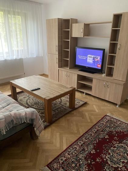Apartament cu 3 camere în Piața Unirii