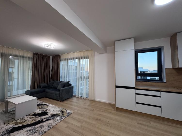 Apartament cu 2 camere decomandat, mobilat în Tractorul