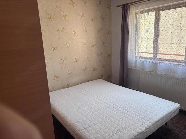 Apartament cu 2 camere decomandat în Valea Aurie