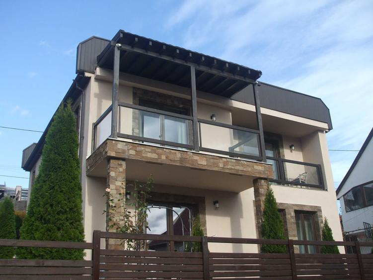 Casă cu 4 camere în Sărata