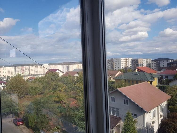 Apartament cu 3 camere decomandat în Găvana