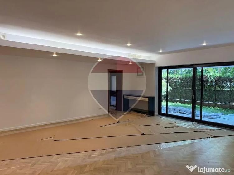 Apartament cu 3 camere semidecomandat în Primăverii