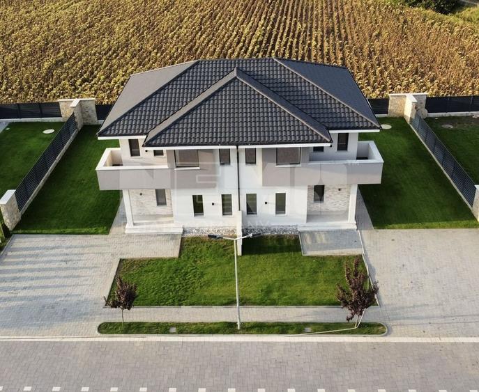 Casă individuală cu 4 camere cu Canalizare în Mitocu Dragomirnei
