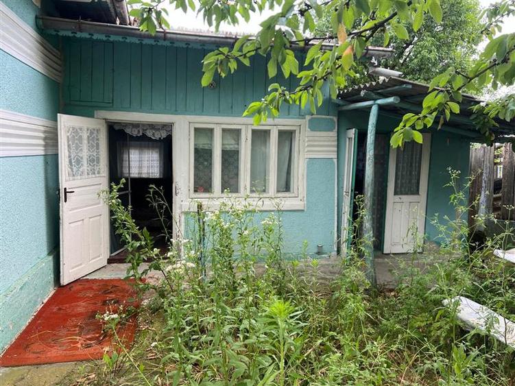 Casă cu 3 camere cu Teren 2600 Mp în Gorban