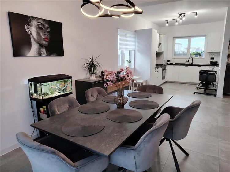 Duplex cu 4 camere cu Canalizare în Urseni