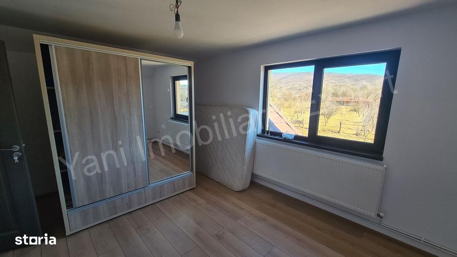 Casă cu 3 camere în Stănești