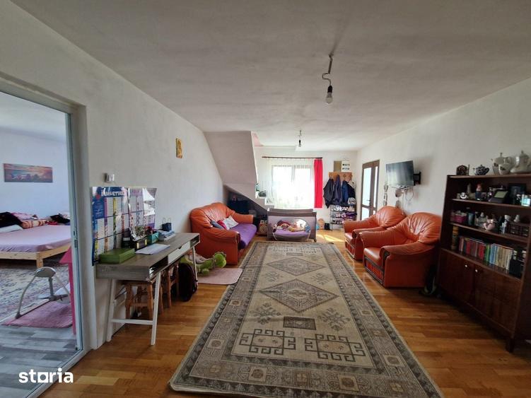 Casă cu 5 camere cu Teren 912 Mp în Central