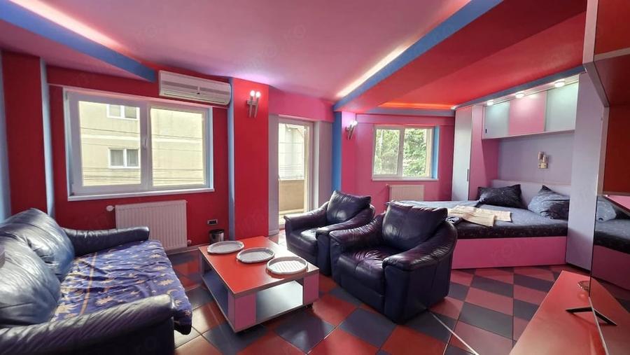 Apartament cu 4 camere decomandat în Complex Studențesc